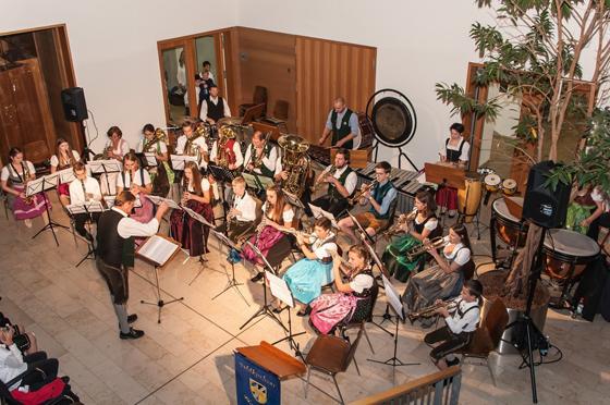 Die Feldkirchner Jugendkapelle spielt moderne, stimmungsvolle Blasmusik. Foto: Verein