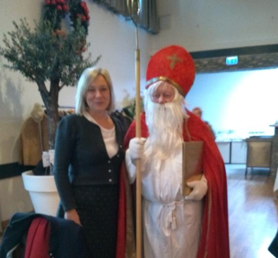 Vdk Vorsitzende Doris Rauscher hielt einen Ratsch mit dem Nikolaus persönlich. Foto: Privat