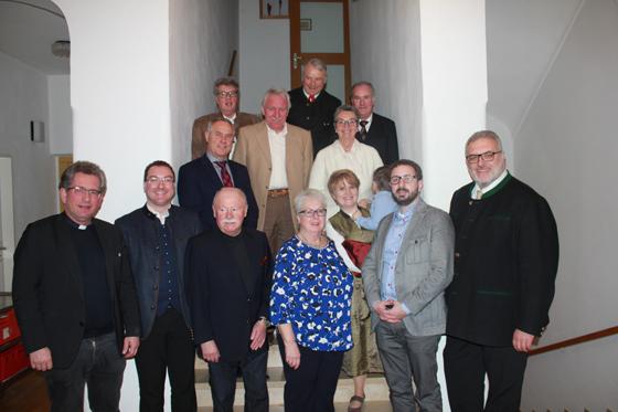 Bei der Weihnachtsfeier der CSU Hallbergmoos-Goldach wurden traditionell treue Mitglieder des Ortsverbands geehrt. Zu Gast war auch MdB Erich Irlstorfer (rechts). Foto: Partei