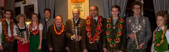Die Schützengesellschaft Taufkirchen ehrte bei der Weihnachtsfeier die neuen Schützenkönige des Vereins. Foto: VA
