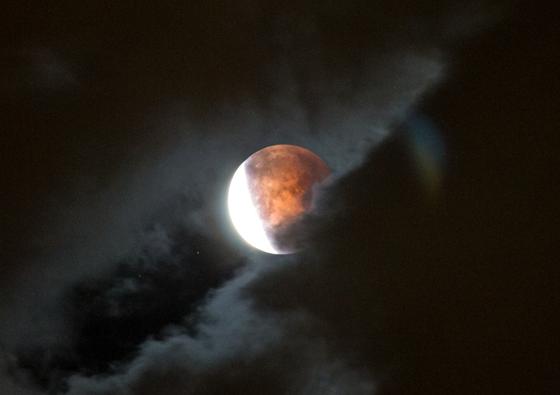 Nach Juli 2018 gibt es am 21. Januar in München schon wieder eine Mondfinsternis zu sehen. Foto: Michael Holzner