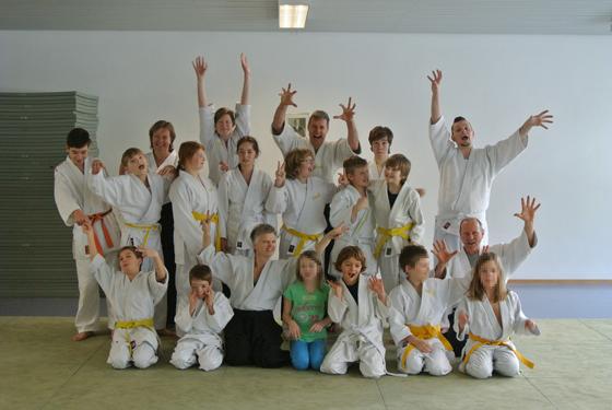 Die Aikido-Gruppe des TuS Holzkirchen freut sich über weitere kleine Mitkämpfer und Mitkämpferinnen. Foto: VA