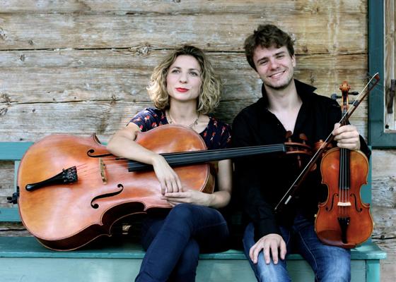Das Geschwisterpaar Maria und Matthias Well spielen am 21. März im August-Everding-Saal in Grünwald. Foto: Hoesl