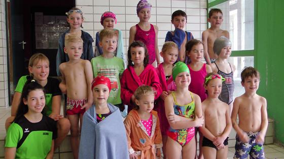Die jüngsten Nachwuchsschwimmer des TSV Vaterstetten (Jahrgänge 2012-2014) nahmen an den Kreis-Nachwuchs-Meisterschaften teil. Foto: TSV Vaterstetten