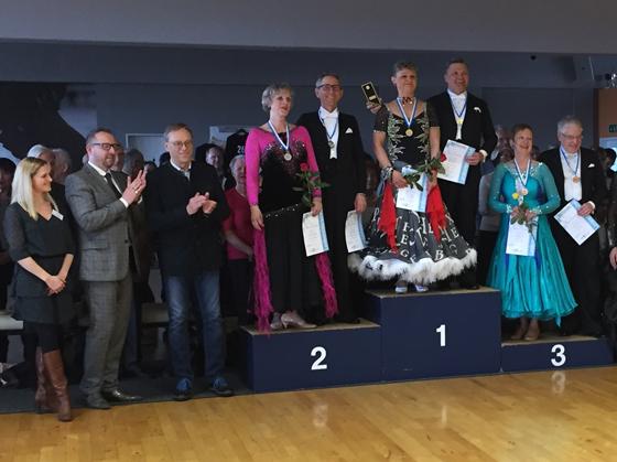 Der Landestanzsportverband Bayern in den Tanzsportclub Savoy München lud die Turnierpaare im Standard-Tanz der Altersgruppen Senioren II und Senioren IV zur Landesmeisterschaft ein. Foto: Verein