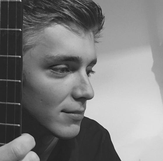 Der junge Musiker Leonhard Becker wird am 1. April ein Konzert in Grünwald geben. Foto: VA