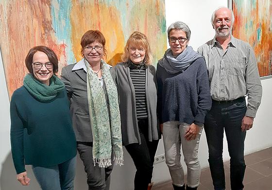 Der neue Vorstand des Kunstvereins Ottobrunn (v.l.):  Christine Renner, Bettina Feldermann, Eva Hoffmann, Kaja Ochoa Molano und Heiner Dorsch.	Foto: privat