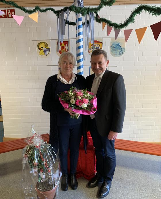 Bürgermeister Klaus Korneder dankte Frau Fischer für die lange und engagierte Zeit. Foto: privat