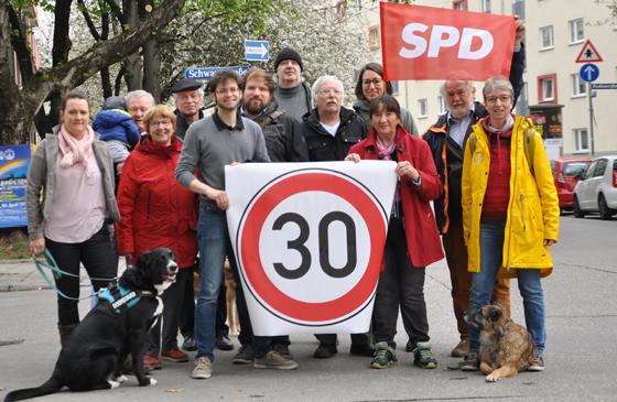 In der Lilienstraße gilt Tempo 30 - doch nicht alle Autofahrer halten sich daran. Die örtliche SPD fordert Maßnahmen gegen die Raserei. Foto: Peter Martl