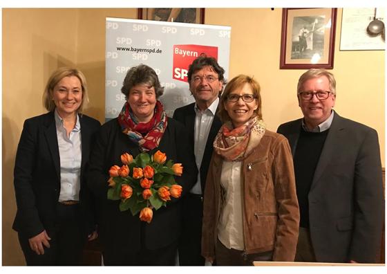 Der SPD-Kreisvorstand: Doris Rauscher, Dr. Bettina Marquis, Albert Hingerl, Diana Thalhammer und Sepp Mittermeier (v. li.) Foto: SPD