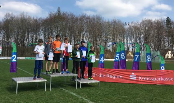 Stolze Grasbrunner TSV Leichtathleten-Kinder beim den Ebersberger Waldlaufmeisterschaften. Foto: privat
