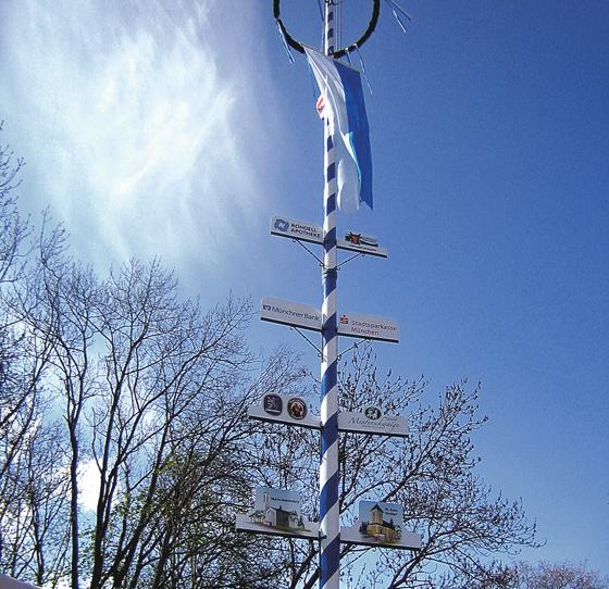 Im Zeichen des Maibaums wird rund um die Menterschwaige in Harlaching gleich fünf Tage lang ausgiebig gefeiert. Foto: hw