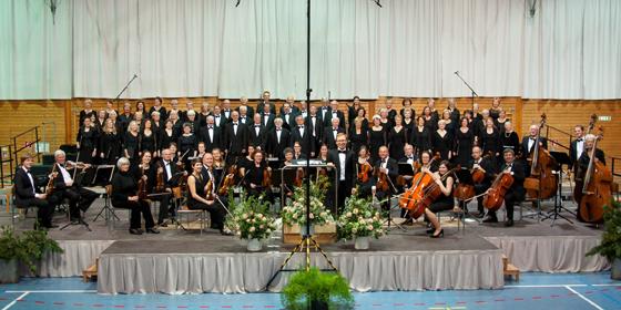 Das Leonhardi-Ensemble tritt im Mai gleich mit drei Konzerten auf. Gesungen und musiziert wird Mozarts Requiem. Foto: VA