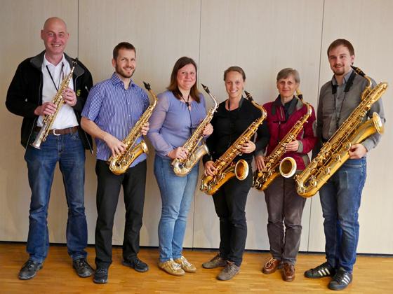 Das Saxophonsextett der Blaskapelle Höhenkirchen-Siegertsbrunn wird am 11. Mai für einen guten Start ins Wochenende sorgen. Foto: VA