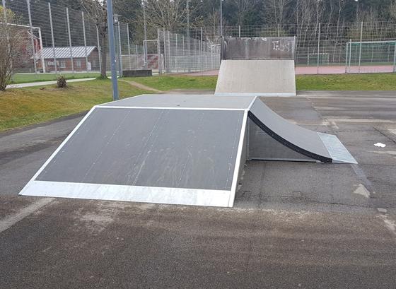 Neue Rampe der Skateranlage im Sportpark Grasbrunn. Foto: privat