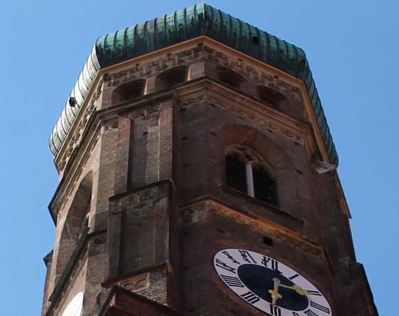 In der Frauenkirche "verdiente" sich ein ehrlicher Paar aus Chemnitz 700 Euro. Foto: cr
