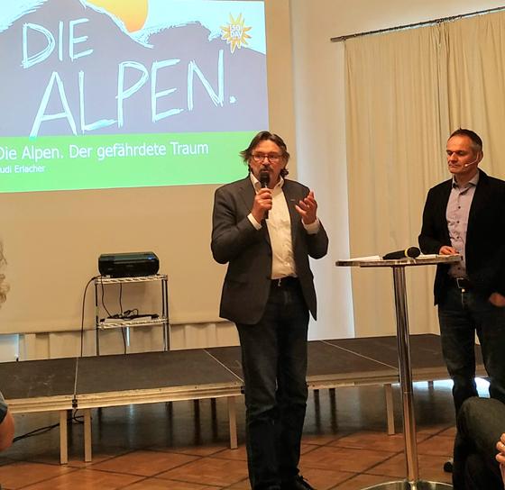 DAV-Vizepräsident Rudi Erlacher stellte das Vortragsprogramm im Rahmen der Jubiläumsfeierlichkeiten des Alpenvereins vor. Foto: Stefan Dohl