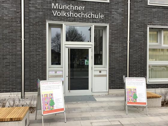 Die MVHS Moosach in der Baubergerstraße 6a mit offenem Programm, erschwinglich für jeden Geldbeutel. Foto: Daniel Mielcarek