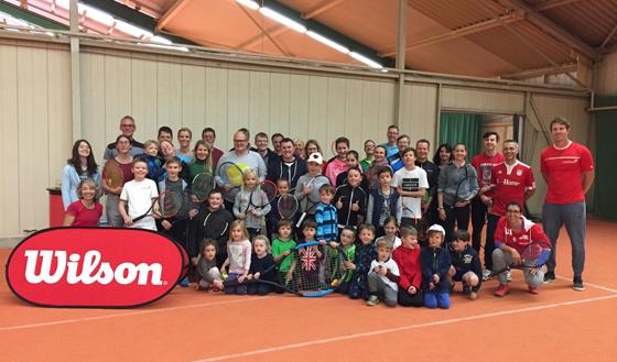 Frisch am Start: Der neu gegründete TC Ottobrunn freut sich auf viele Mitspieler, die Lust auf's Tennis haben. Foto: VA