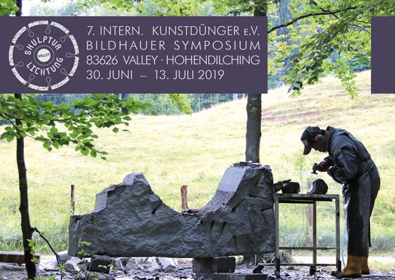 Die Volkshochschule Oberhaching bietet einen Ausflug nach Valley zum 7. Bildhauer Symposium an. Foto: VA