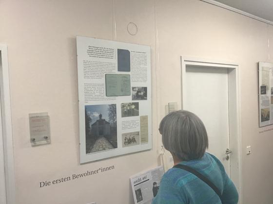 Blick in die Ausstellung im Evangelischen Bildungszentrum. Foto: dm