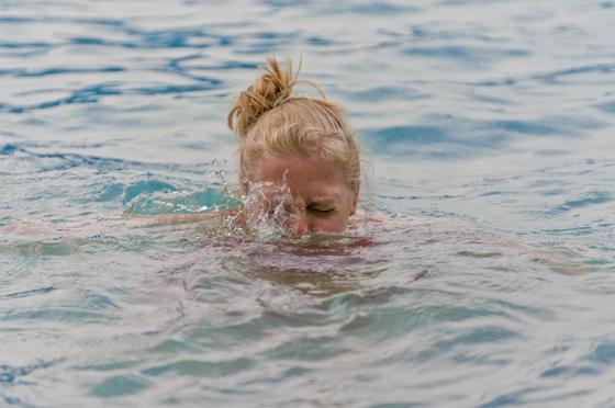 Immer mehr Jugendliche sind keine guten Schwimmer. Mit dem Tag des Schwimmens in Grafing will die Wasserwacht dieser Entwicklung entgegenwirken. Foto:  BRK