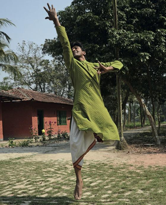Saju George ist klassischer indischer Tänzer und Jesuitenpriester in einer Person. Foto: VA/Missio