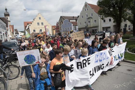 Die Fridays For Future Bewegung im Landkreis setzt ihre Proteste am 5. Juli nun auch in der Kreisstadt Ebersberg fort. Foto: Valentin Winhart