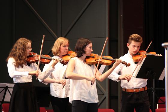 In Zusammenarbeit haben die Musikschulen aus Unterhaching und Grünwald einen Konzertabend auf die Beine gestellt. Foto: Musikschule Unterhaching e.V.
