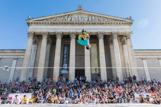 Auf jede Menge Show und Action dürfen sich die Zuschauer der Globetrotter World Slackline Masters freuen.  Foto: Münchner Sportfestival/Paddy Schmitt