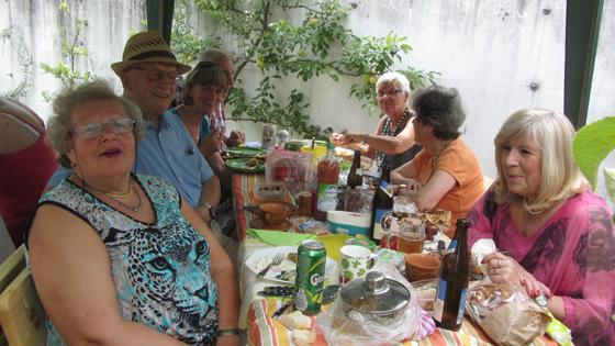 Das Sommerfest der Senioren findet in diesem Jahr am 13. Juli statt. Alle sind herzlich eingeladen. Foto: VA