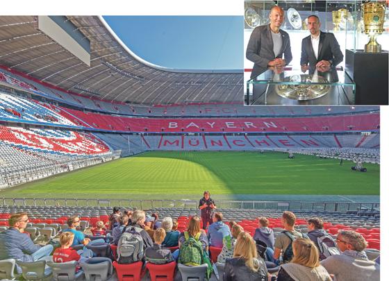  Bei der Arena Tour ist der Blick auf den heiligen Rasen ein Highlight.	Kleines Bild: Pokalboten Arjen Robben und Frank Ribéry. Fotos: FC Bayern