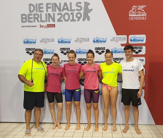 Von links: Cheftrainer Elvir Mangafic, Maria Vollmer, Maya Rainer, Emilia Nüssler, Amelie Zachenhuber und Markus Fischer. Foto: Verein