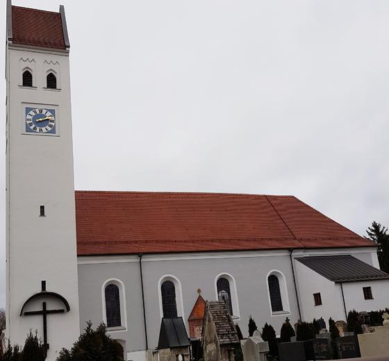 Die Kirche St. Lorenz gilt als Wahrzeichen Oberföhrings. Foto: Ricardalovesmonuments, CC BY-SA 4.0