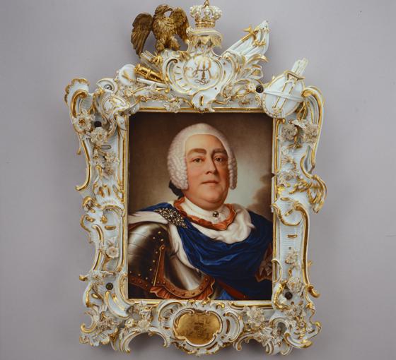 August III. von Sachsen-Polen: Porzellangemälde von Johann Martin Henrici, Meißen, 1753 Foto: Bayerisches Nationalmuseum München