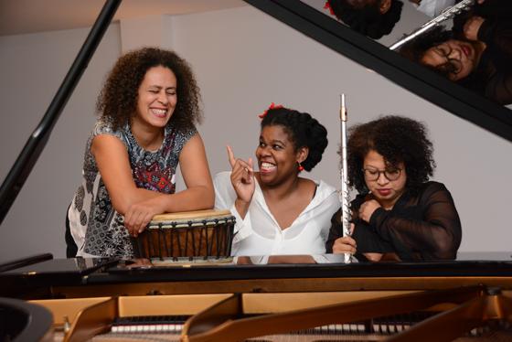 Die drei Musikerinnen spielen Werke von Komponistinnen des 20. und 21. Jahrhunderts. Foto: Sabine Mairiedl