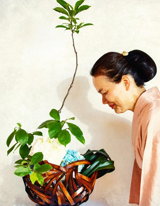 Claus Langheinrich präsentiert seine Werke in der Ausstellung "Inspiration: Fotografie trifft Ikebana". Foto: C.Langheinrich