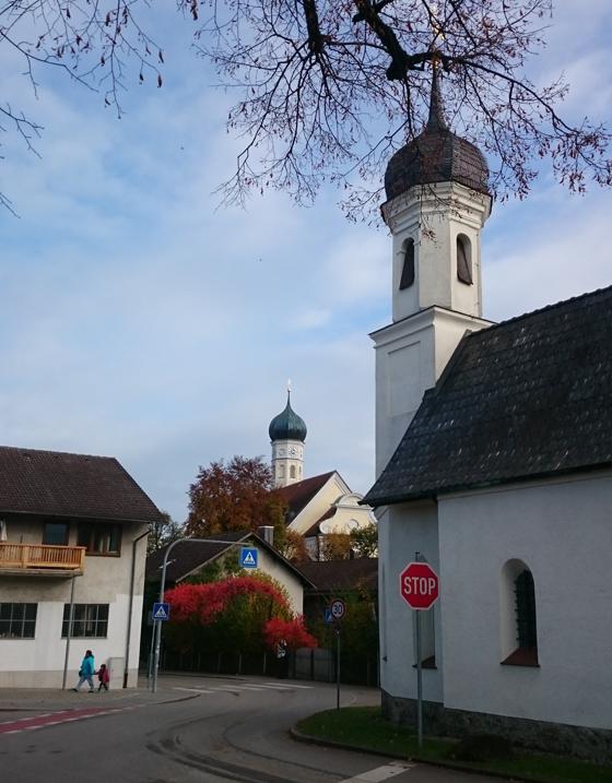 Die Leonhardikirche ist das älteste erhaltene Bauwerk Grafings. Foto: Stefan Dohl
