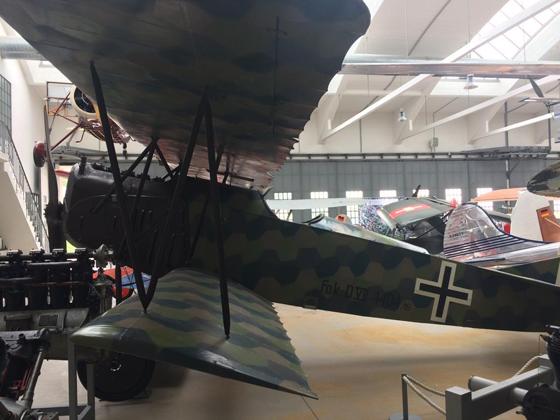 Die "Fokker D VII" war eines der besten Jagdflugzeuge im 1. Weltkrieg. Sie hatte eine gute Wendigkeit. Bis zum Waffenstillstand wurden über 760 Flieger dieser Serie ausgeliefert. Danach mussten alle an die Alliierten abgegeben werden. F: Daniel Mielcarek