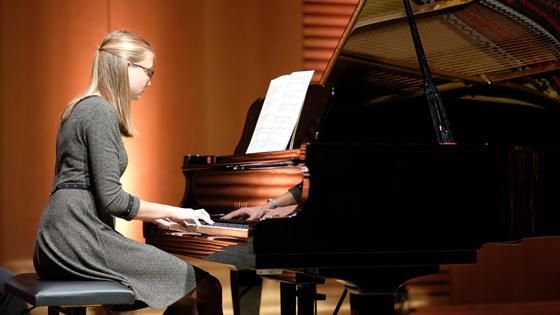 Die Klavierklassen der Musikschule Grünwald laden am 26. November zu einem Konzert ein.  Foto: VA