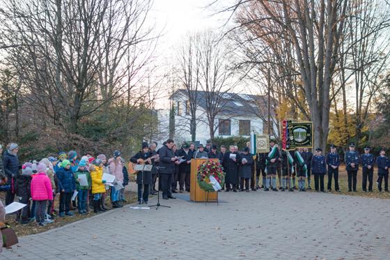 Die Gemeinde Ottobrunn hofft auf viele Teilnehmer bei der Gedenkfeier am 17. November.  Foto: Heike Woschee