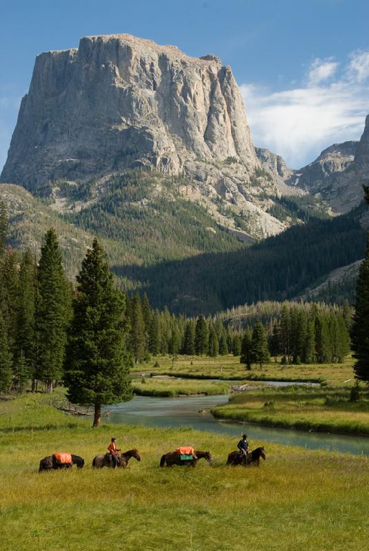 20 Jahre lang war Günter Wamser unterwegs mit Pferden. Hier am Wind River Range, Wyoming. Foto: Sonja Endlweber