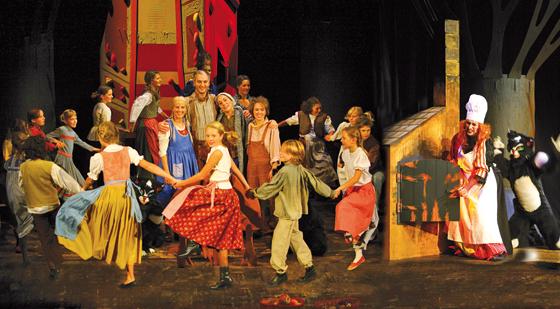 Das Freie Landestheater Bayern zeigt in Unterhaching die Märchenoper "Hänsel und Gretel".  Foto: FLB