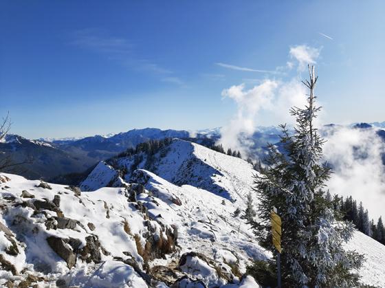 Bereits am letzten Wochenende präsentierten sich die Bayerischen Alpen winterlich. In dieser Woche kam nochmal einiges an Neuschnee hinzu.  Foto: Stefan Dohl