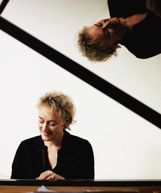 Julia Hülsmann ist am 20. Dezember mit von der Partie, wenn das Klavier Festival im Wolf-Ferrari-Haus stattfindet. Foto: VA