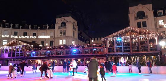 Eislauffreudige dürfen während knapp drei Monaten wieder ihre Runden auf Münchens größter Open-Air-Eisarena am Karlsplatz/Stachus drehen. Foto: VA