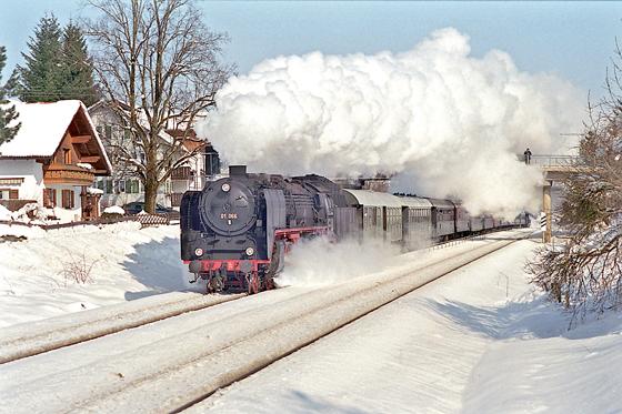 Nur noch selten hat man die Gelegenheit mit einem Dampfzug zu reisen  am ersten und zweiten Adventwochenende fahren die Nostalgie-Bahnen wieder rund um München. Foto: Bayer. Eisenbahnmuseum