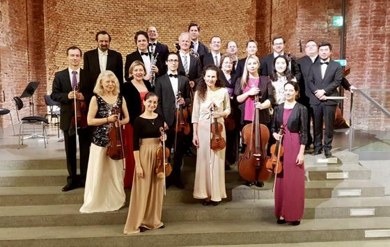 Mit dem klassische Orchester Camerata München unter der Leitung von Bernhard Koch ins neue Jahr. Foto: VA