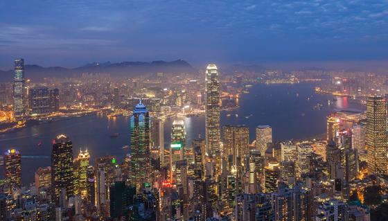 Blick auf Hongkong vom Peak, dem höchsten Berg der chinesischen Metropole und Sonderverwaltungszone. Foto: VA