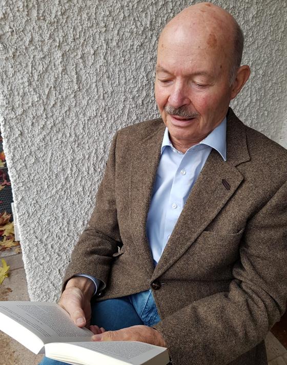 Rainer Oehl liest kurze Geschichten aus eigener Feder. Foto: privat